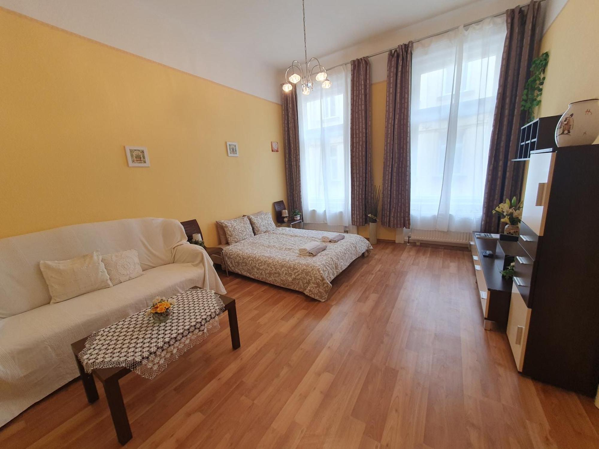 Astoria Central Home บูดาเปสต์ ภายนอก รูปภาพ